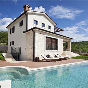 3 bedroom villa with infinity pool in Trget, Istria, sleeps 6